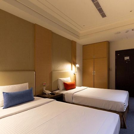 Ever Delightful Business Hotel Chiayi Extérieur photo