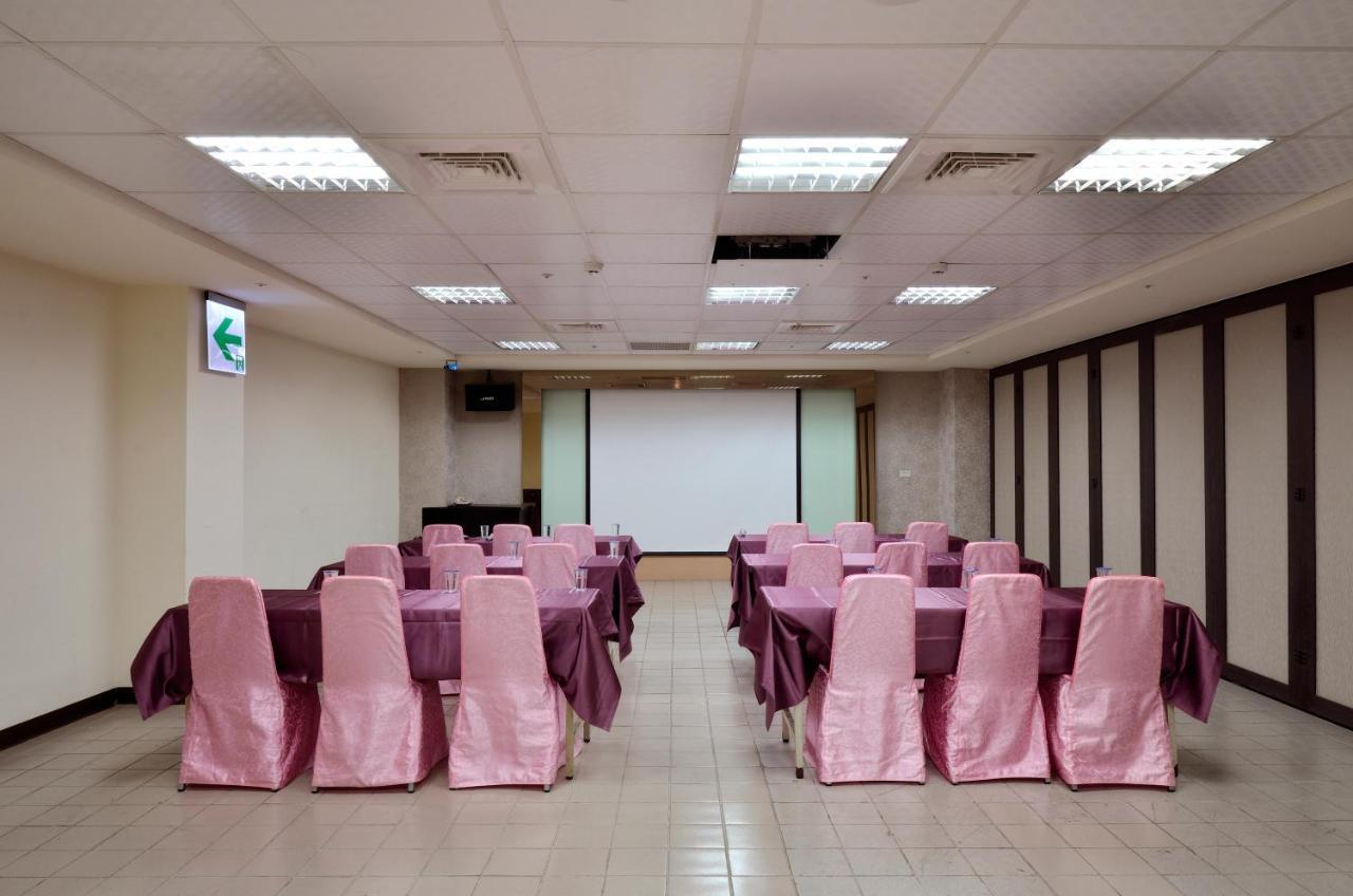Ever Delightful Business Hotel Chiayi Extérieur photo