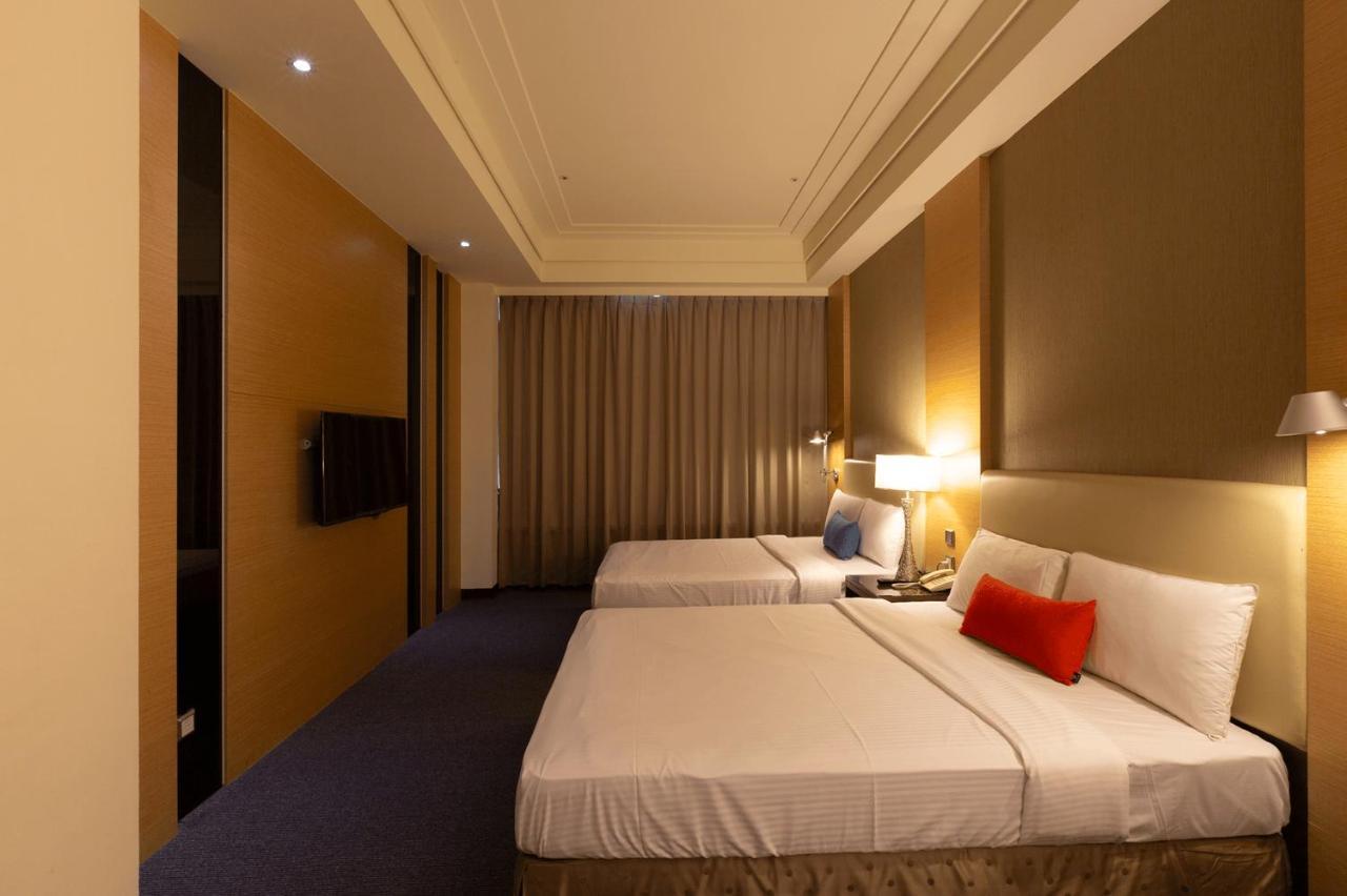 Ever Delightful Business Hotel Chiayi Extérieur photo