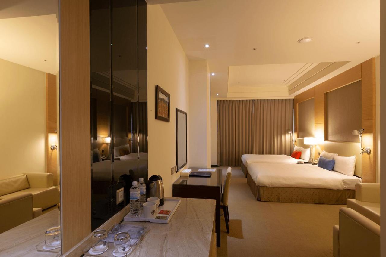 Ever Delightful Business Hotel Chiayi Extérieur photo