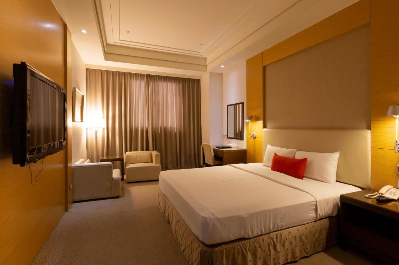 Ever Delightful Business Hotel Chiayi Extérieur photo