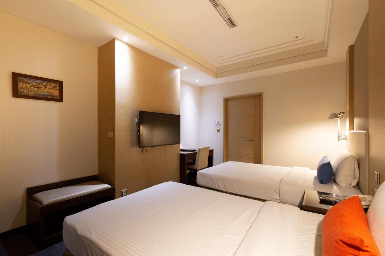 Ever Delightful Business Hotel Chiayi Extérieur photo